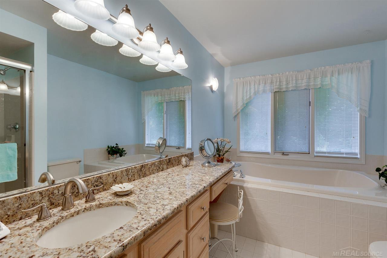564 Buttercup Court Rochester Hills, MI 48307 - Photo 3 of 31