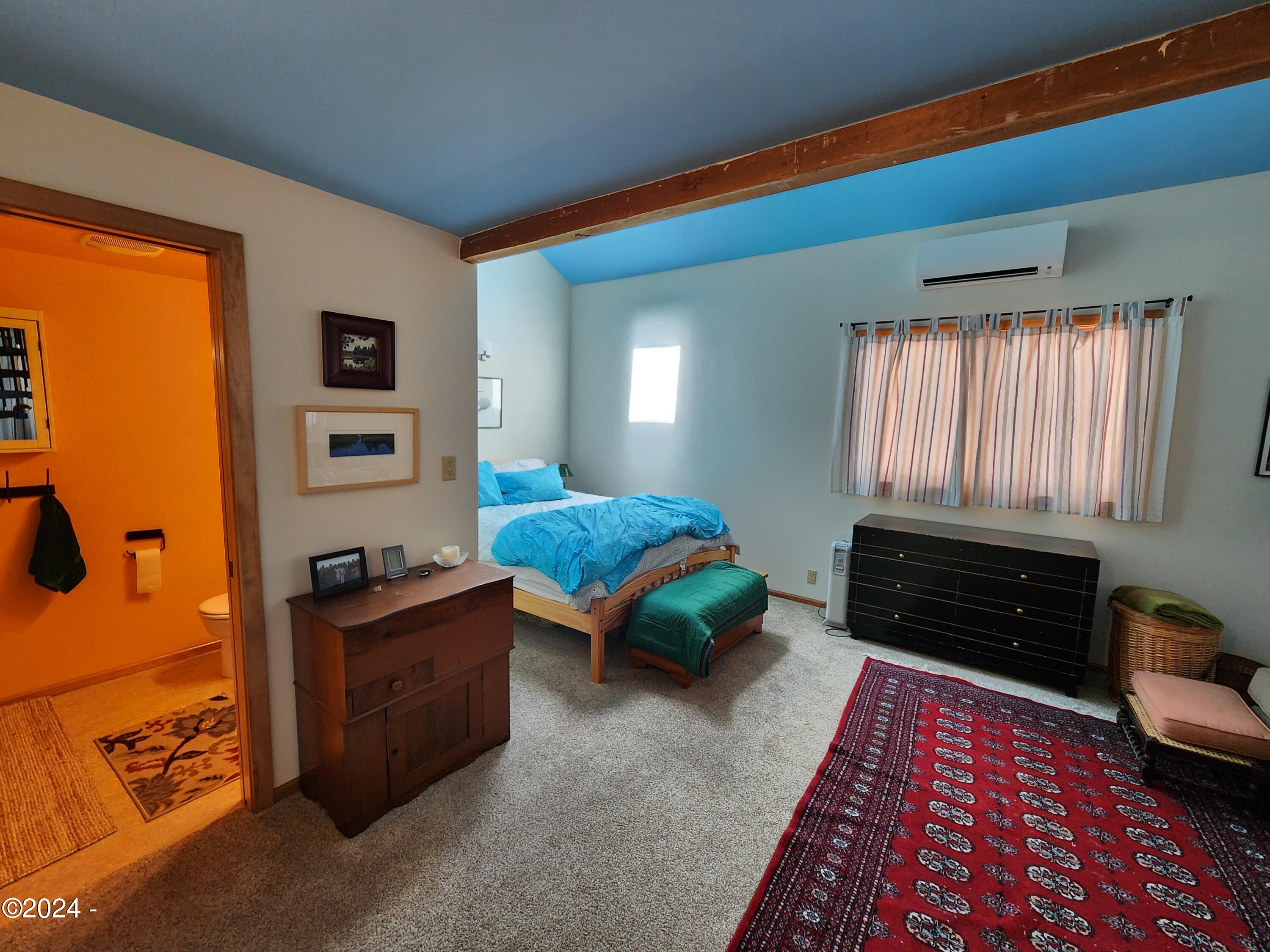 56986 Besson Road Bend, OR 97707 - Photo 5 of 27 Main Bedroom