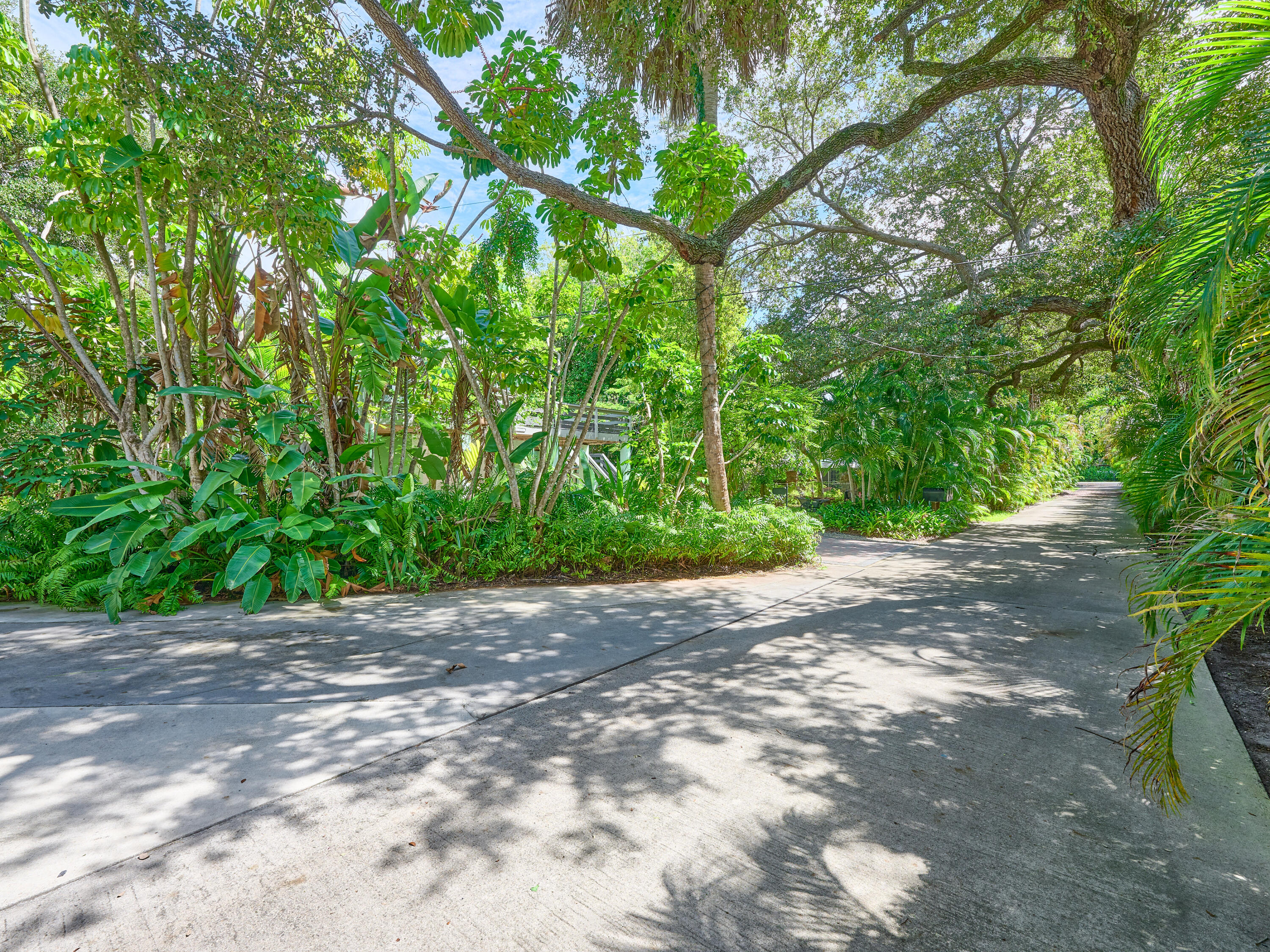 1398 Southwest Palm City Road Stuart, FL 34994 - Photo 4 of 64 C PYL 0006