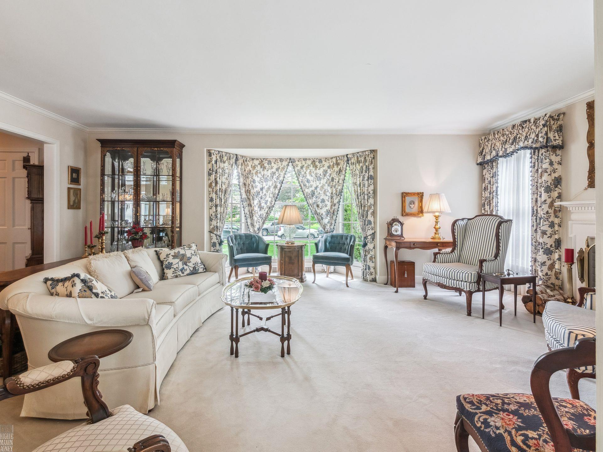 757 Westchester Road Grosse Pointe, MI 48230 - Photo 5 of 37 50142179-916a1e07-27e3-4407-a54e-0594cc415bad.JPG