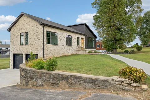 $674,999 | 3132 Edgemont Drive, Nashville, TN 37214