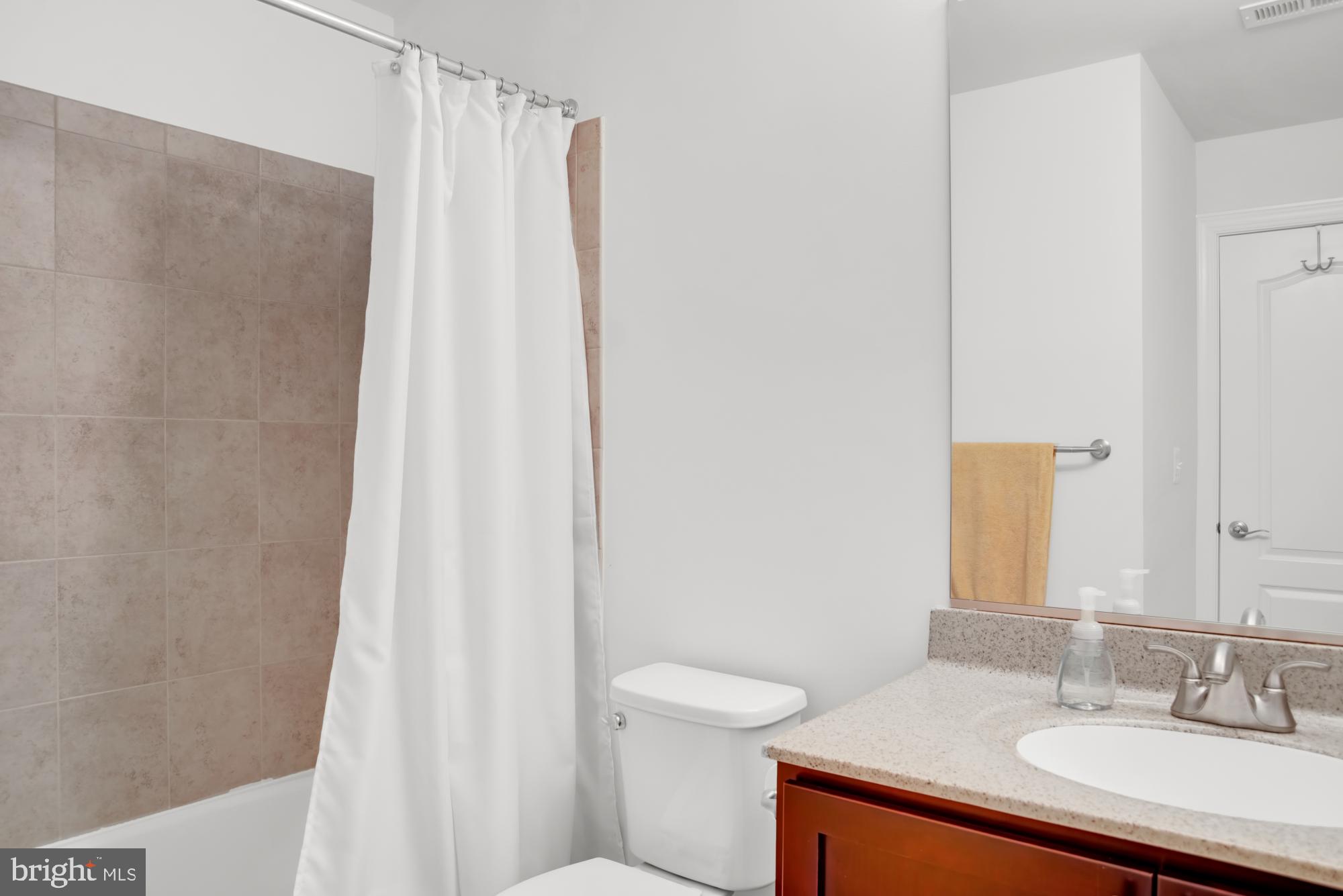 7669 Elmcrest Road Hanover, MD 21076 - Photo 22 of 43 Upper hall bath