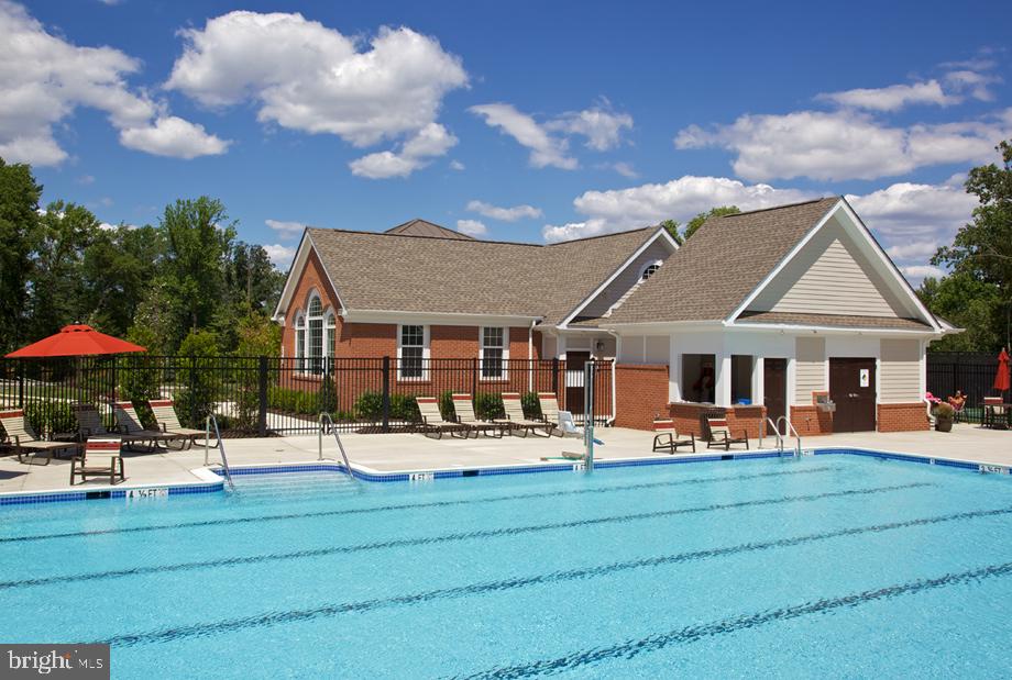 7669 Elmcrest Road Hanover, MD 21076 - Photo 34 of 43 Community pool