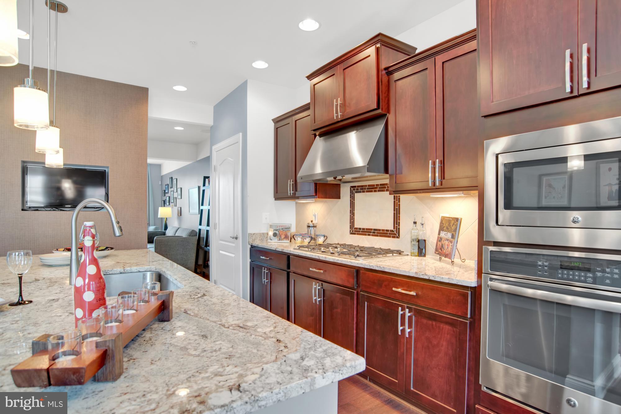 7669 Elmcrest Road Hanover, MD 21076 - Photo 10 of 43 Kitchen w/recessed TV - never miss your show again