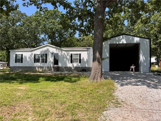 $255,000 | 22826 Gavitt Lane, Wheatland, MO 65779