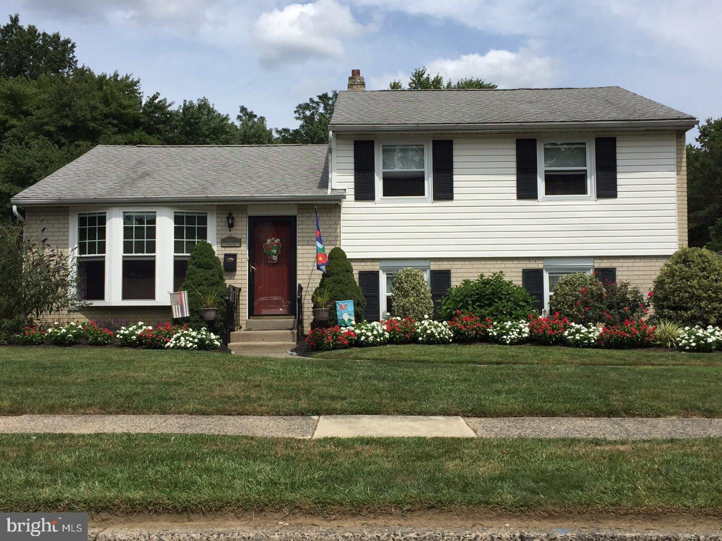 433 Rittenhouse Circle Havertown, PA 19083 - Photo 1 of 15 Front Yard