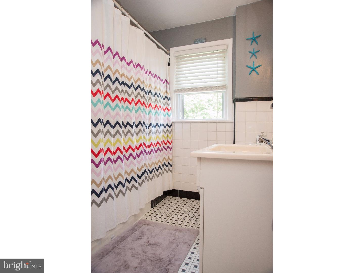 433 Rittenhouse Circle Havertown, PA 19083 - Photo 14 of 15 Bathroom