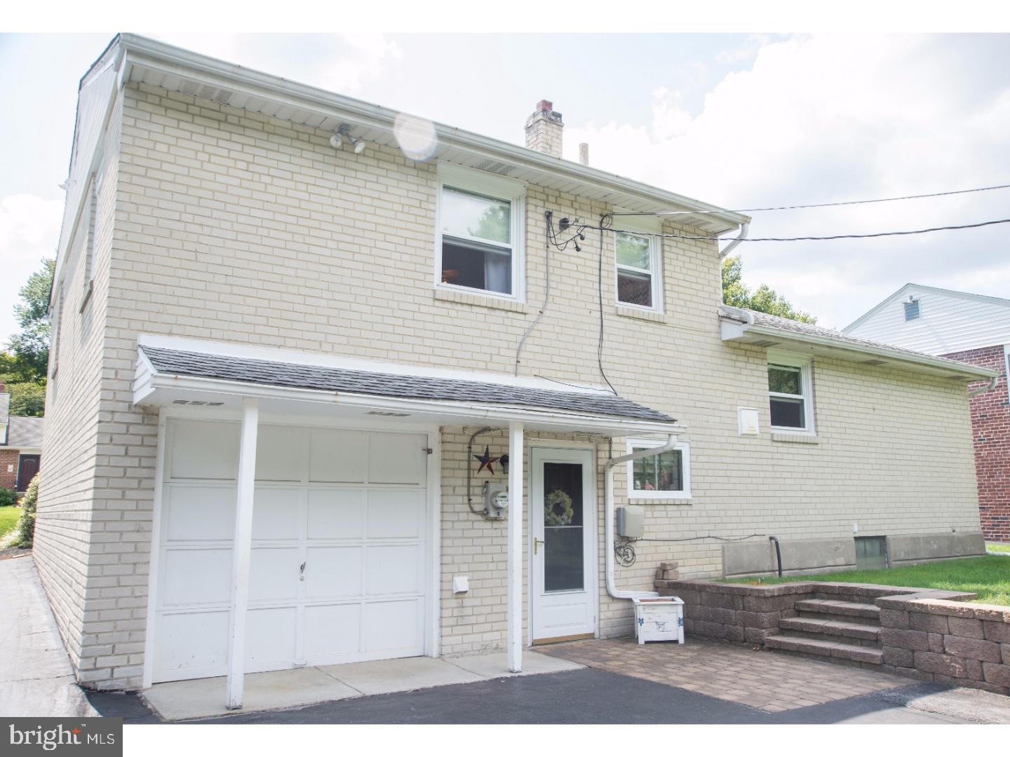 433 Rittenhouse Circle Havertown, PA 19083 - Photo 4 of 15 View in Back