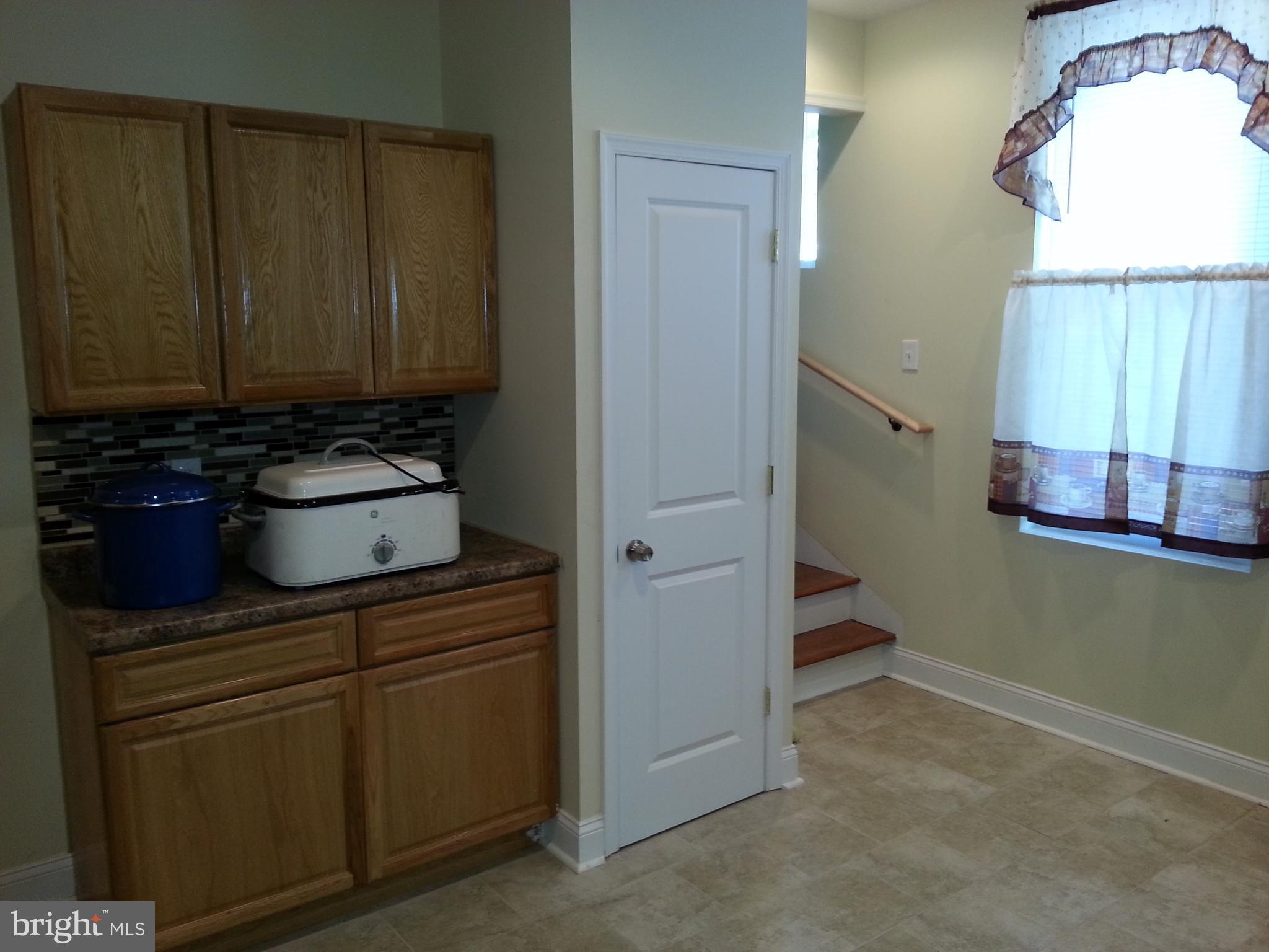 500 North 39th Street Philadelphia, PA 19104 - Photo 4 of 26 a bathroom with a sink and a mirror