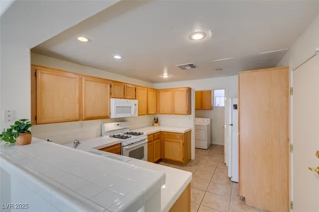 $1,850 | 10220 Delray Beach Avenue, Unit 103, Las Vegas, NV 89129