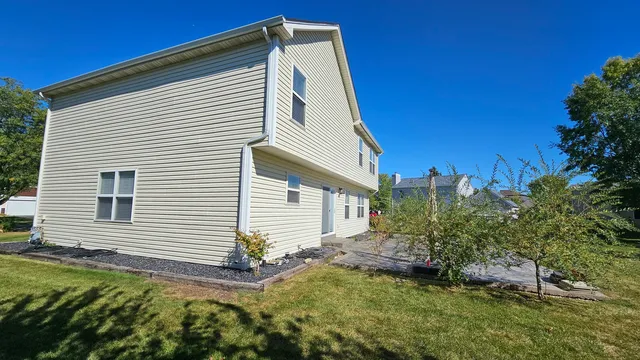 $404,900 | 3812 Landings Road, Joliet, IL 60431