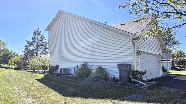 $404,900 | 3812 Landings Road, Joliet, IL 60431