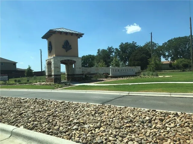 a view of a tennis court