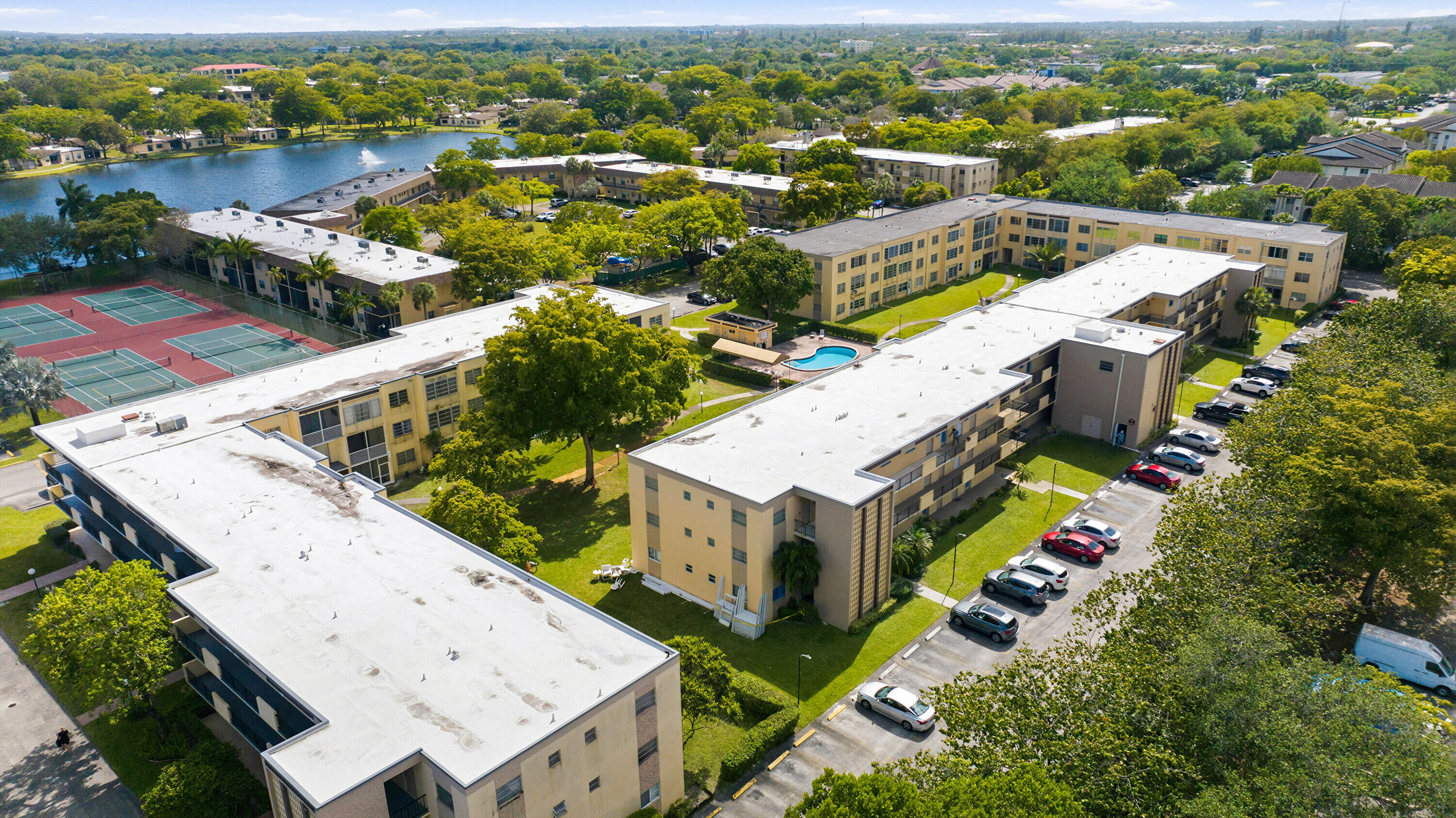 200 Ashbury Road, Unit 106 Hollywood, FL 33024 - Photo 20 of 23 32_dji_20260413155500_0205_d