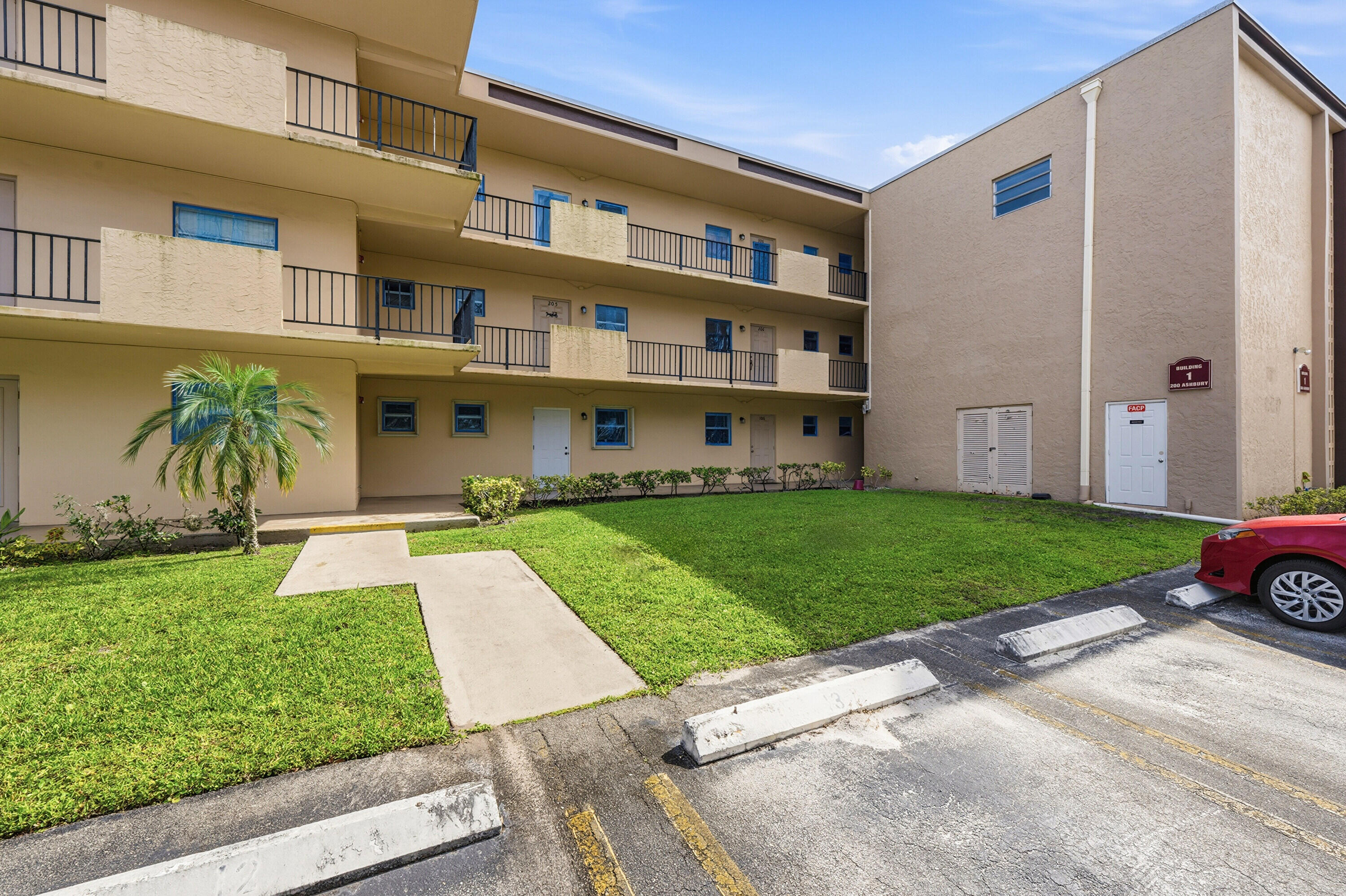200 Ashbury Road, Unit 106 Hollywood, FL 33024 - Photo 2 of 23 01_dsc_3119