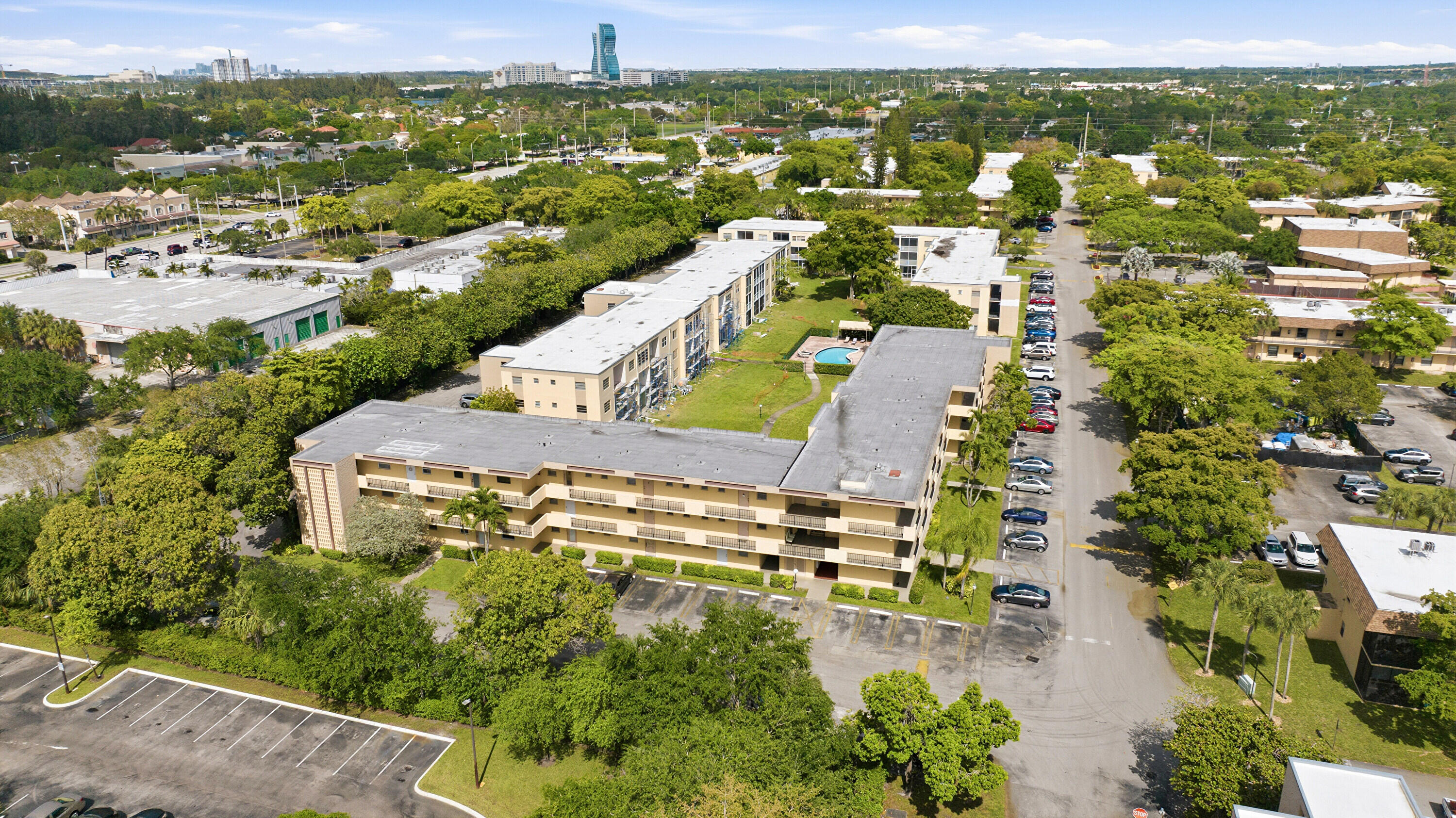 200 Ashbury Road, Unit 106 Hollywood, FL 33024 - Photo 22 of 23 37_dji_20260413155714_0214_d