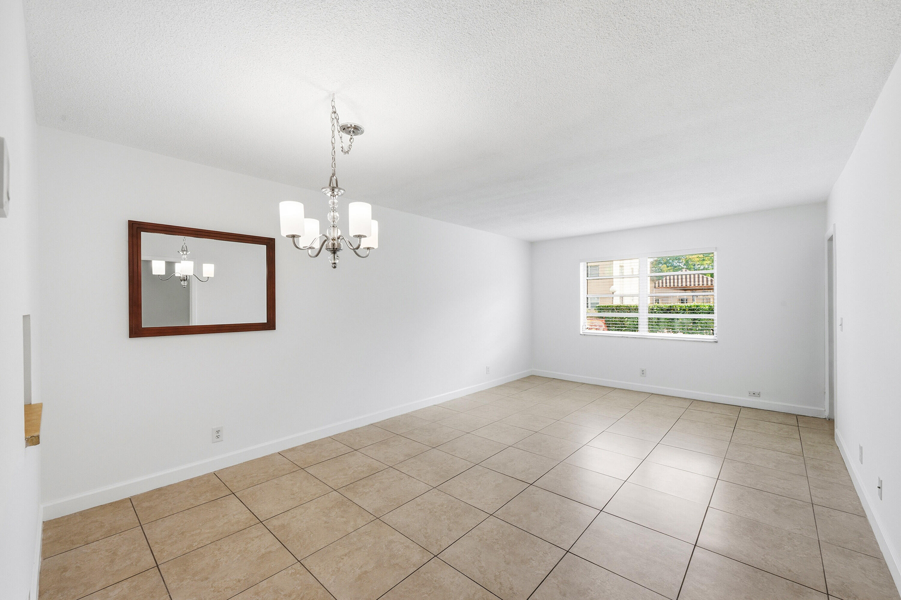 200 Ashbury Road, Unit 106 Hollywood, FL 33024 - Photo 4 of 23 04_dsc_2935
