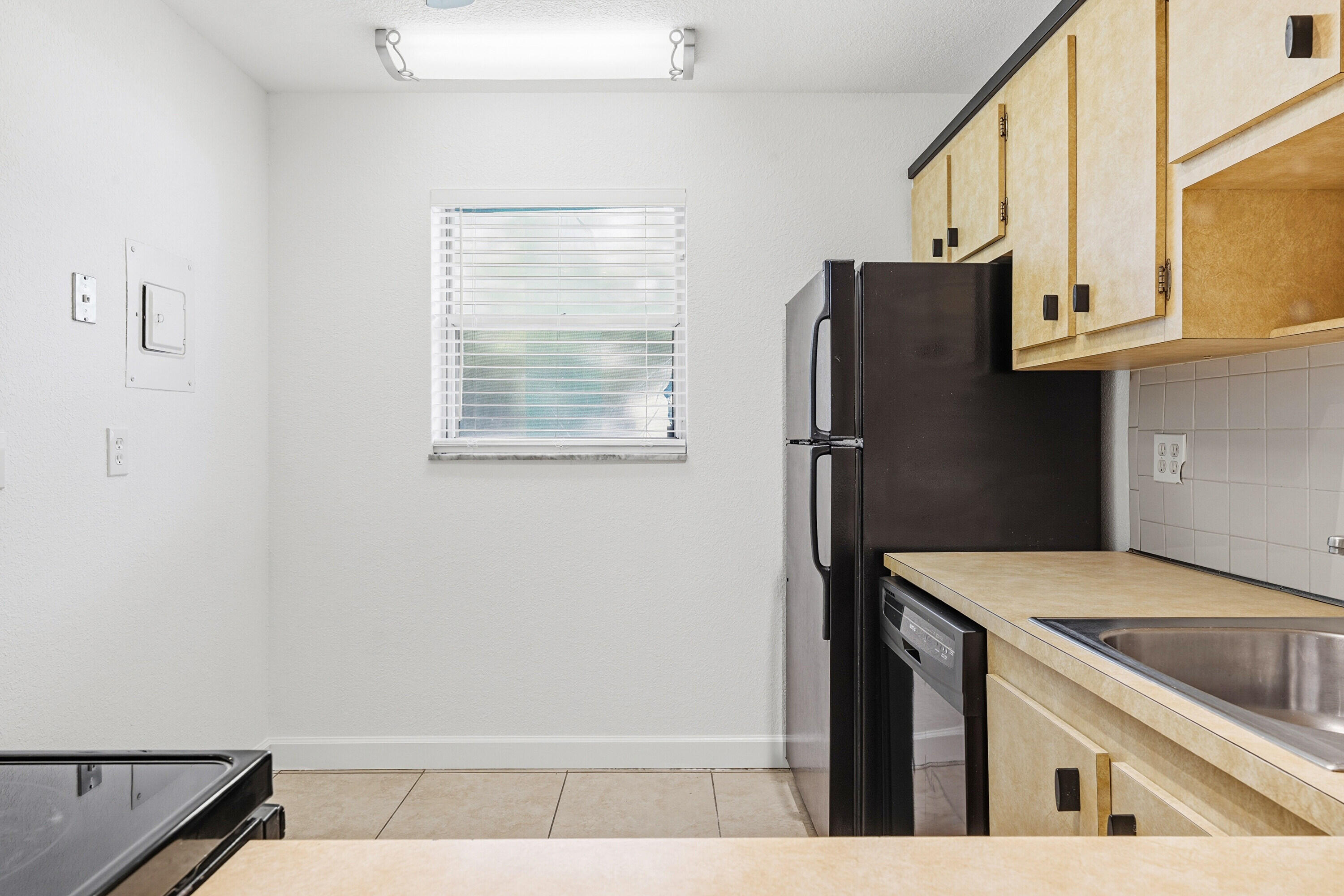 200 Ashbury Road, Unit 106 Hollywood, FL 33024 - Photo 8 of 23 15_dsc_3023