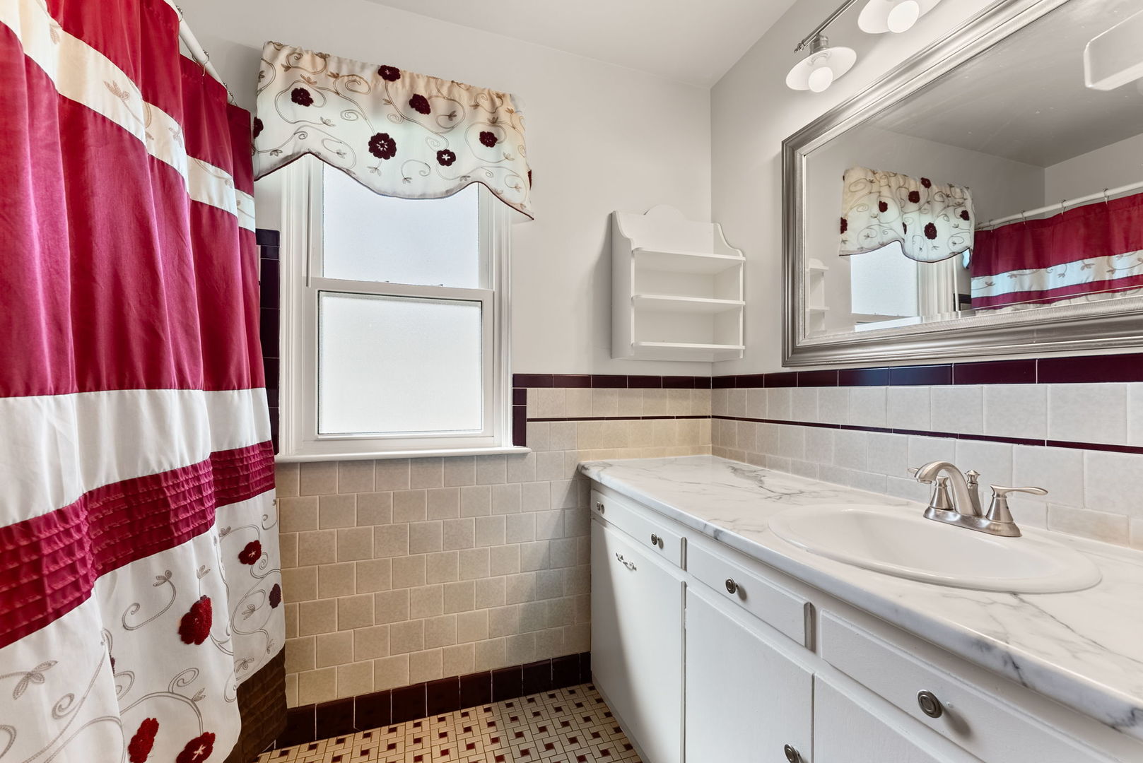 205 Towne Street Morrison, IL 61270 - Photo 4 of 19