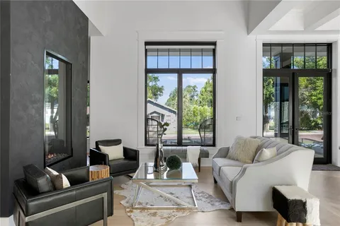$3,000,000 | 319 West Frances Avenue, Tampa, FL 33602