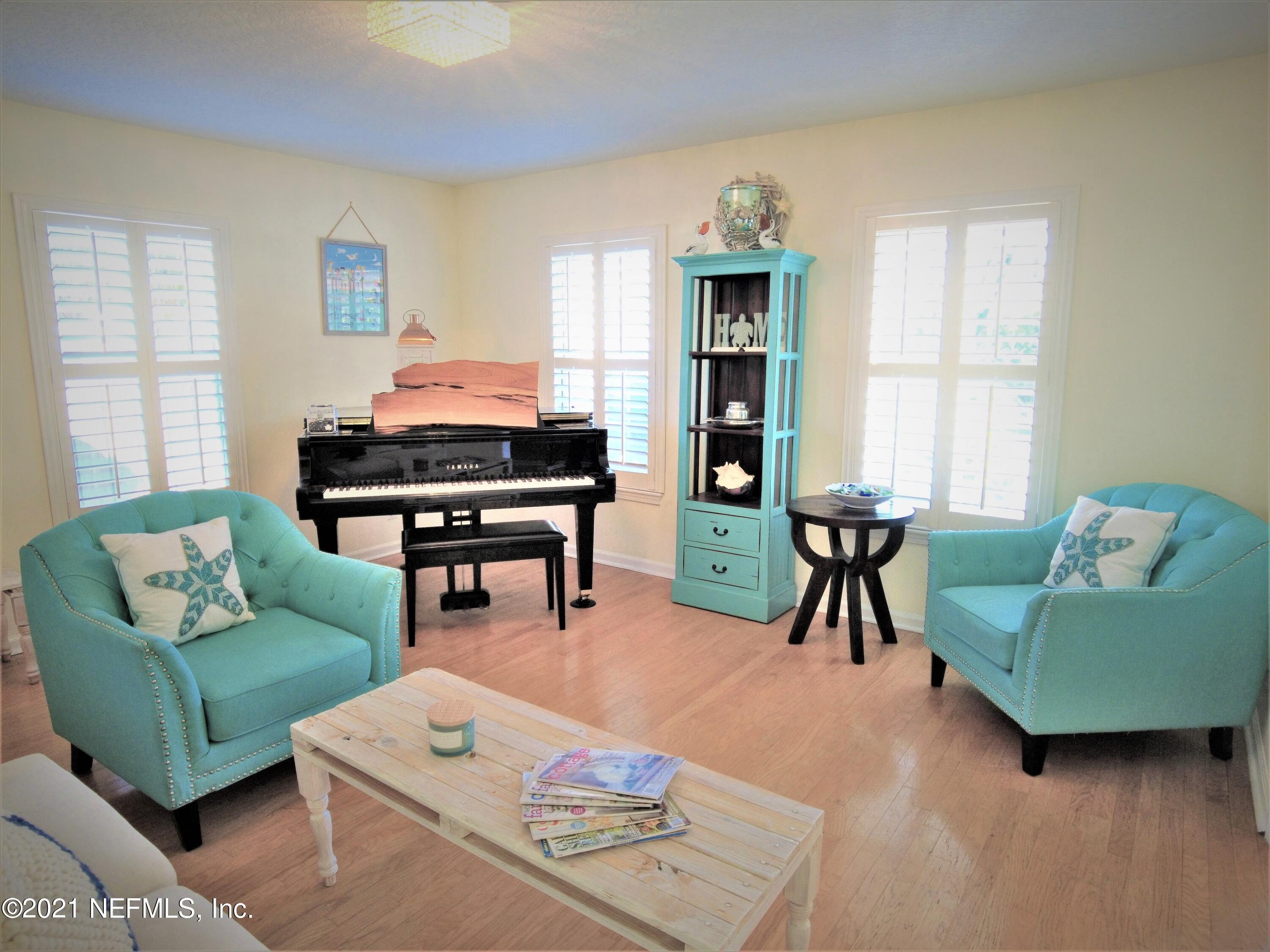 37 Solana Road Ponte Vedra Beach, FL 32082 - Photo 4 of 36 Living Rm 1