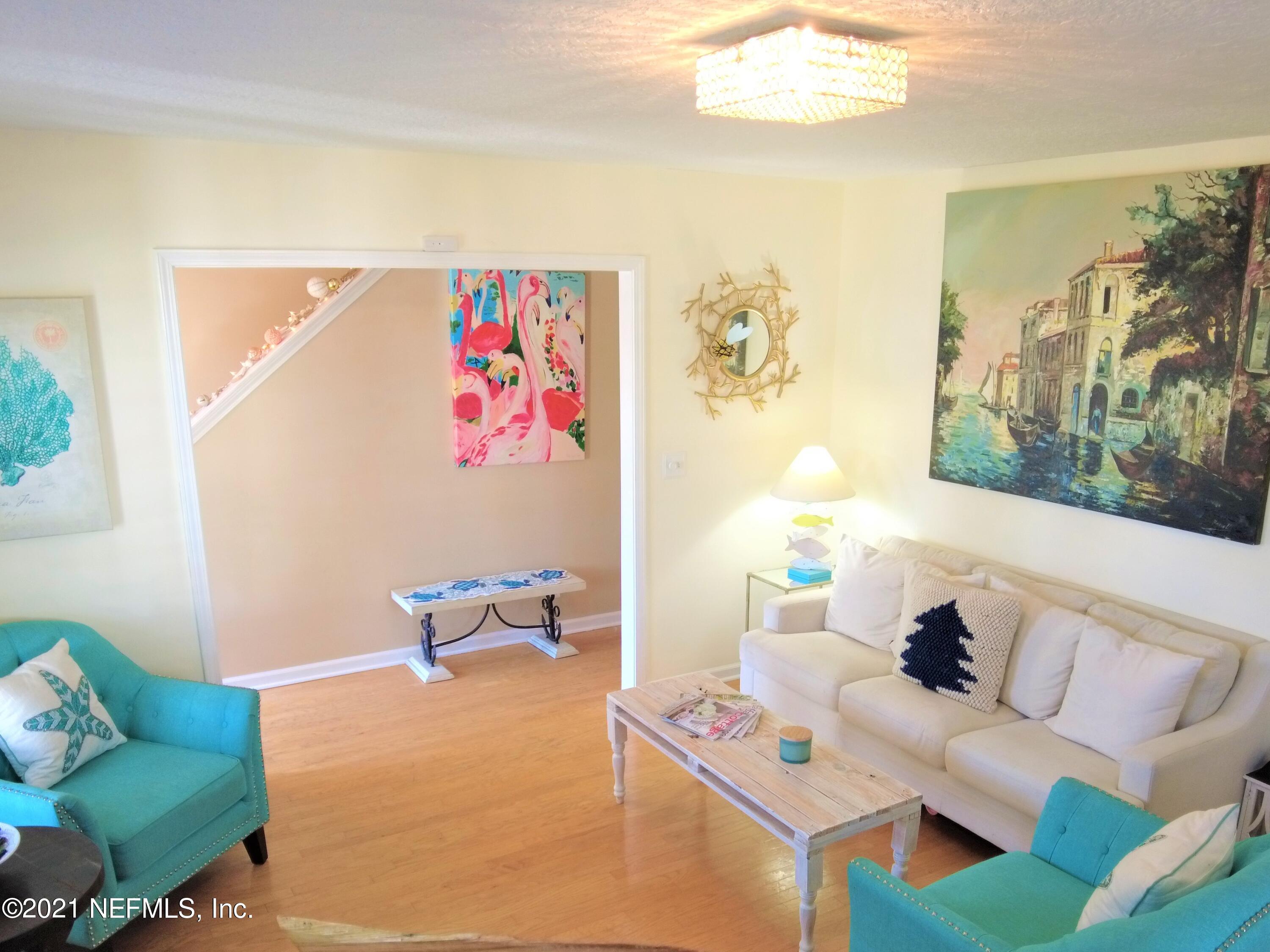 37 Solana Road Ponte Vedra Beach, FL 32082 - Photo 5 of 36 Living Room