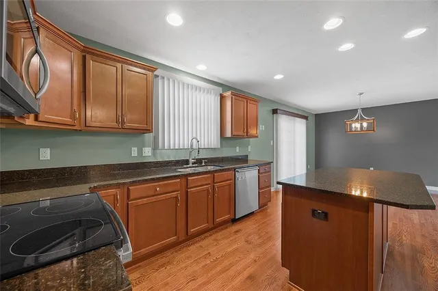 $299,900 | 1001 Raymond Drive, Oakdale, PA 15071