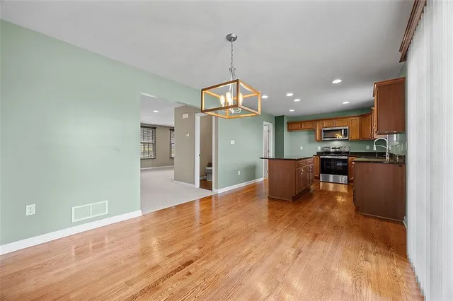 $299,900 | 1001 Raymond Drive, Oakdale, PA 15071