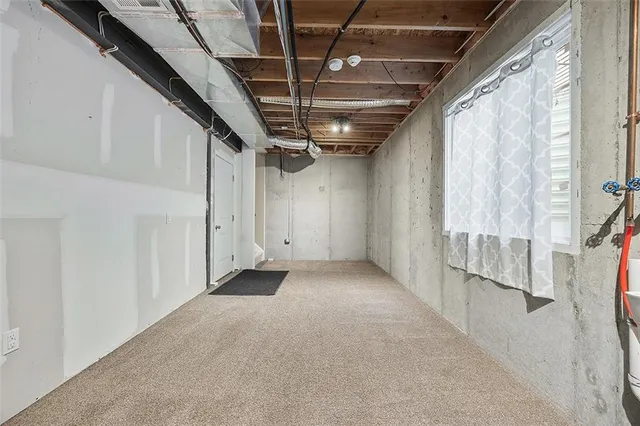 $299,900 | 1001 Raymond Drive, Oakdale, PA 15071