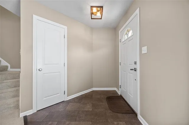 $299,900 | 1001 Raymond Drive, Oakdale, PA 15071