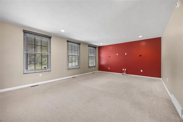 $299,900 | 1001 Raymond Drive, Oakdale, PA 15071