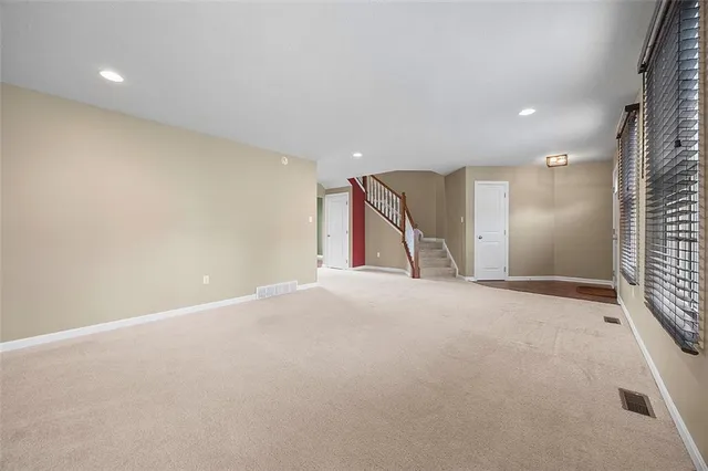 $299,900 | 1001 Raymond Drive, Oakdale, PA 15071