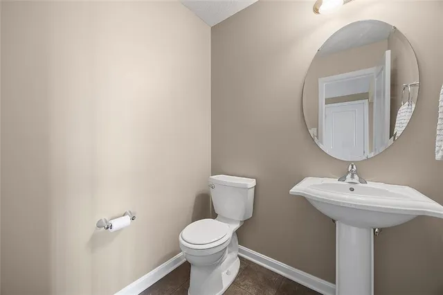 $299,900 | 1001 Raymond Drive, Oakdale, PA 15071