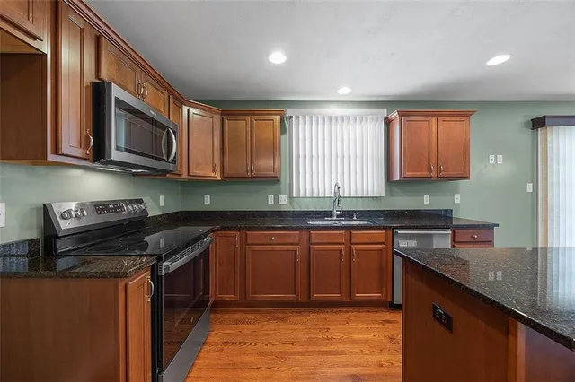 $299,900 | 1001 Raymond Drive, Oakdale, PA 15071