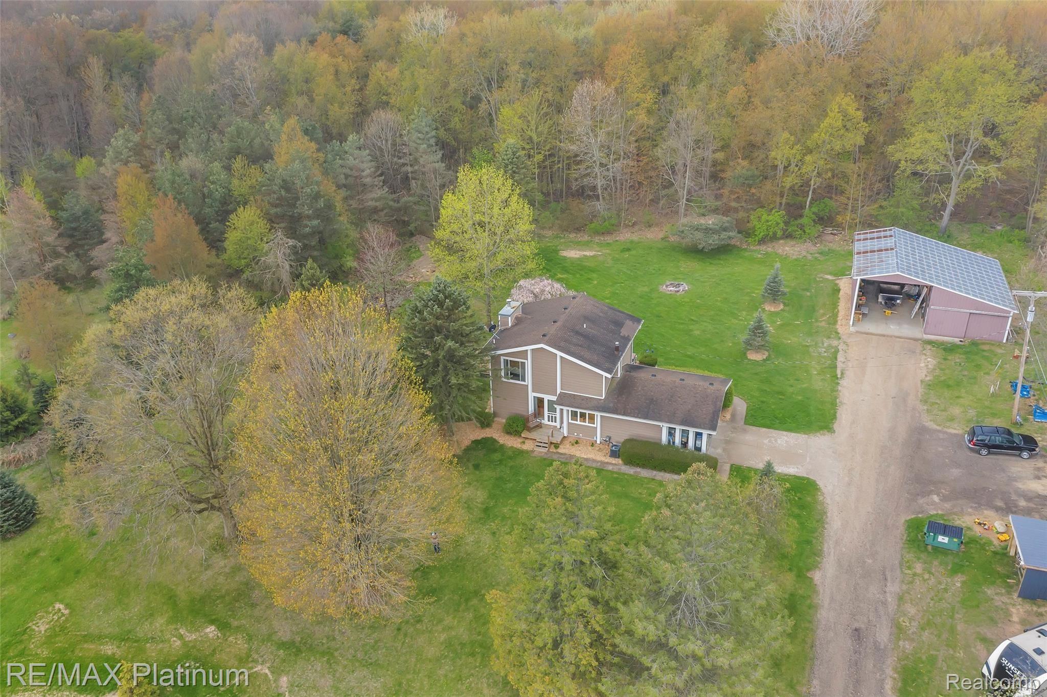 4195 North Nicholson Road Fowlerville, MI 48836 - Photo 34 of 48 41_4195NICHOLSONRDWindowStillRealEstatePhotography41_mls.jpg