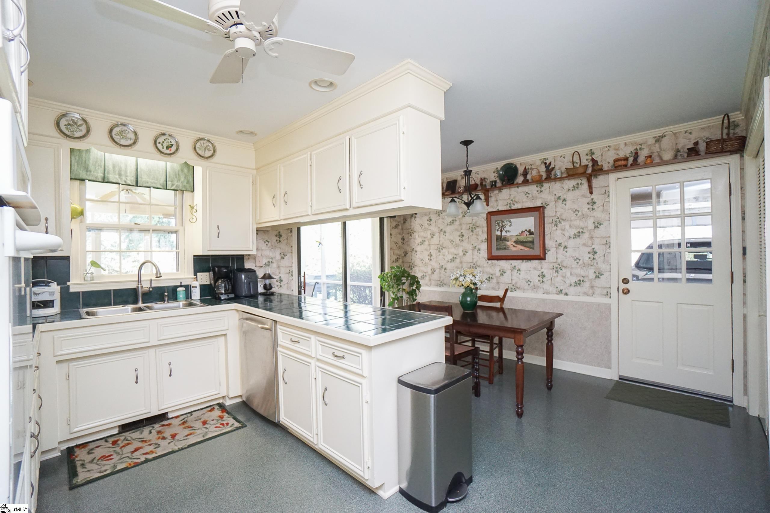 102 Stone Ridge Road Greer, SC 29650 - Photo 13 of 28 Gallery Image 13