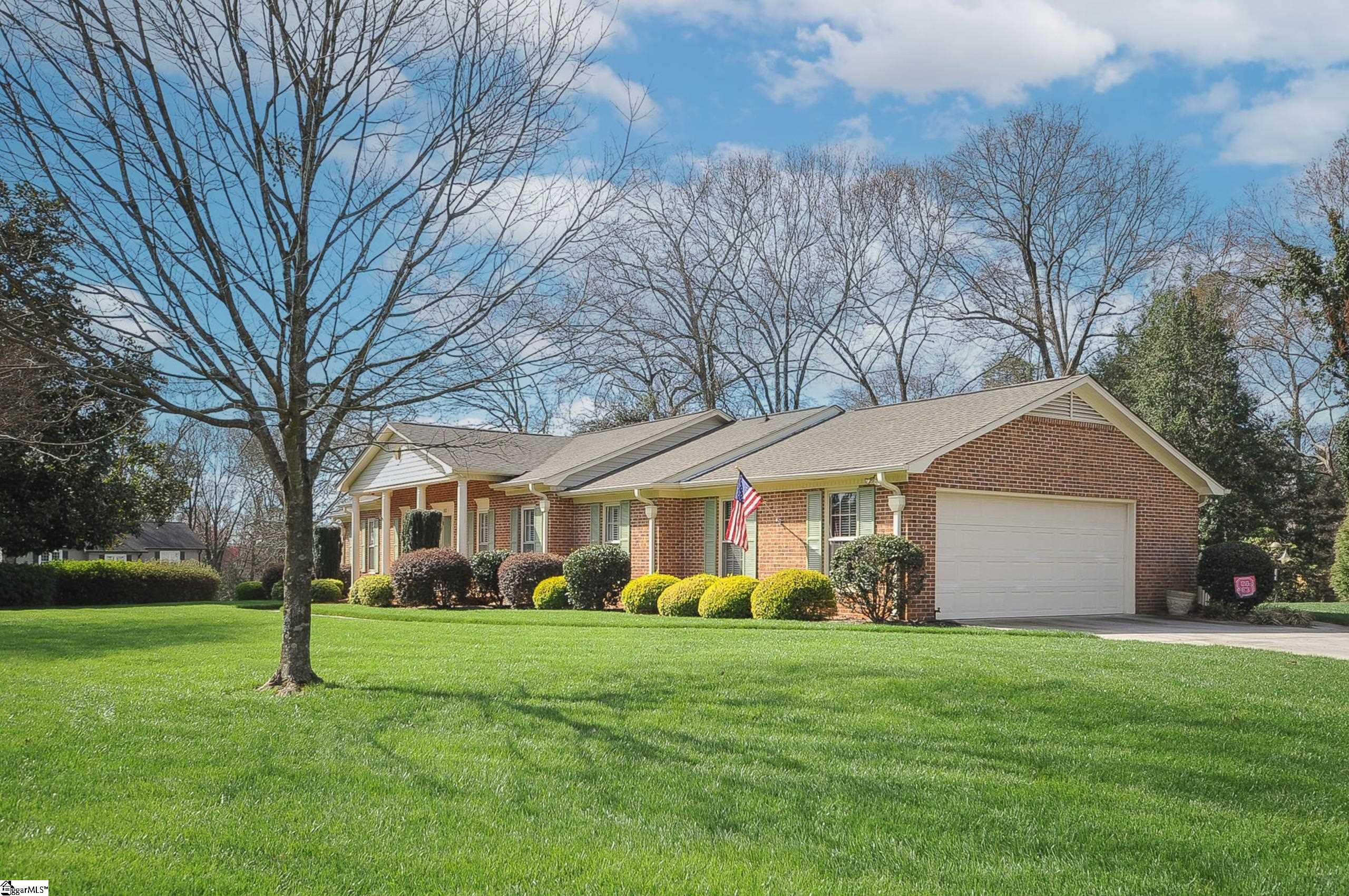 102 Stone Ridge Road Greer, SC 29650 - Photo 2 of 28 Gallery Image 2