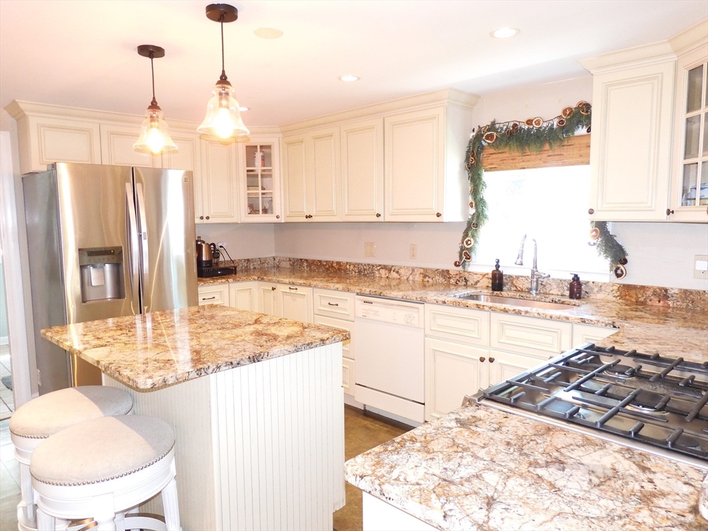 46 Tudor Street Methuen, MA 01844 - Photo 11 of 38
