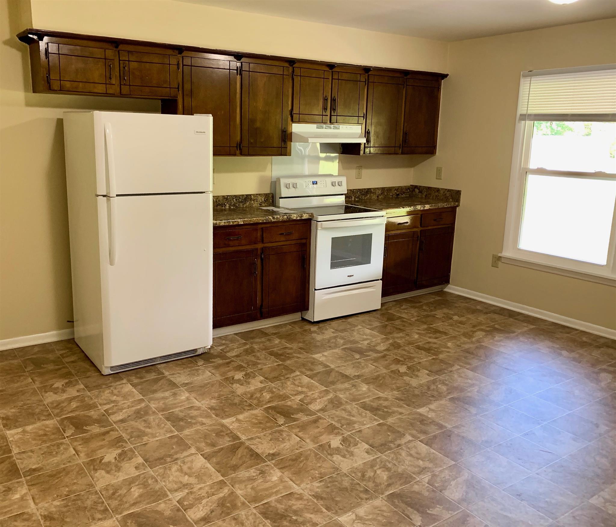 1163 Lawrence Road Murfreesboro, TN 37128 - Photo 3 of 12 New appliances in the kitchen! 1163 Lawrence Rd Murfreesboro TN 37128