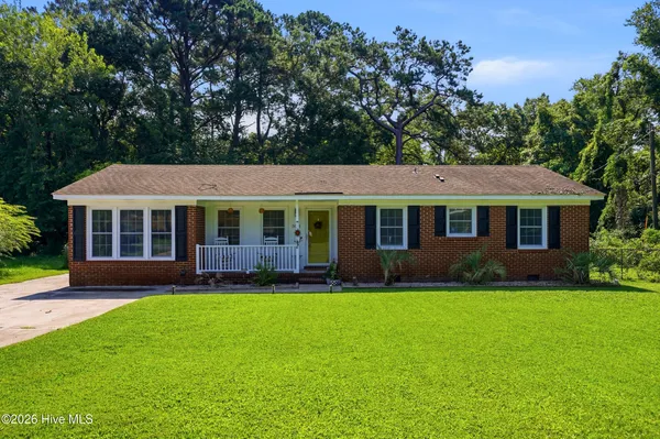 $420,000 | 5021 Ilex Drive, Wilmington, NC 28412