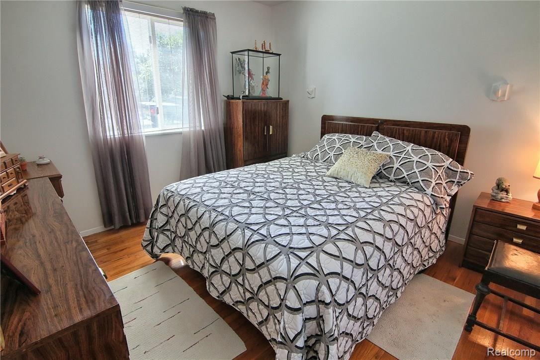 47575 Greenview Road Utica, MI 48317 - Photo 22 of 35 Master_Bedroom.jpg