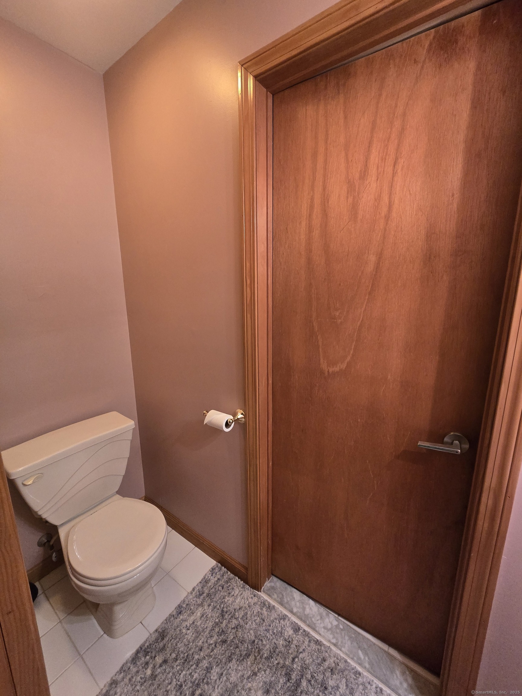 35 Weekeepeemee Road Bethlehem, CT 06751 - Photo 27 of 40 a white toilet sitting next to a shower