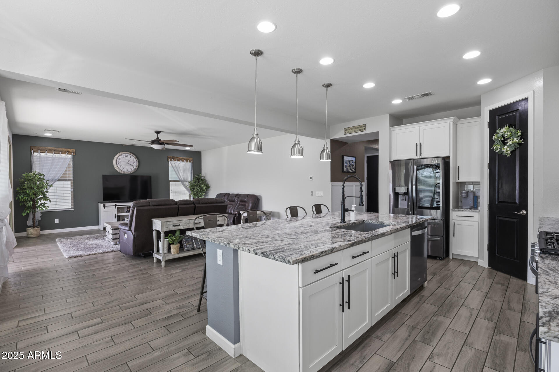 14369 West Wethersfield Road Surprise, AZ 85379 - Photo 16 of 54 1-24