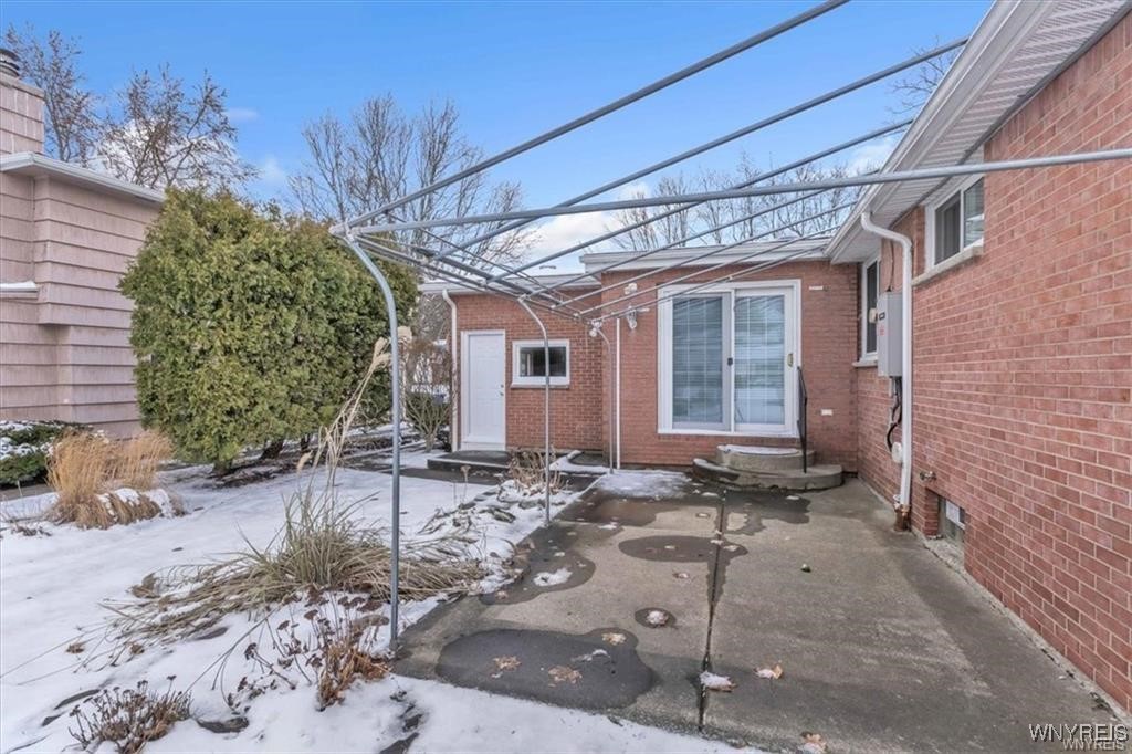 116 Segsbury Road Amherst, NY 14221 - Photo 3 of 38