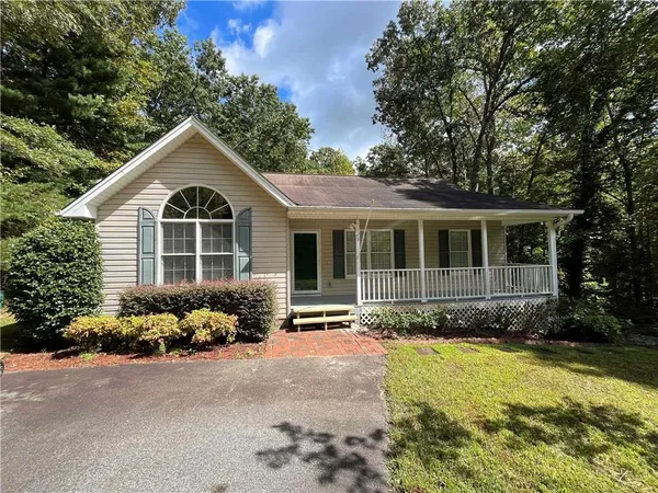 $1,950 | 129 Falcon Brook Drive, Dahlonega, GA 30533