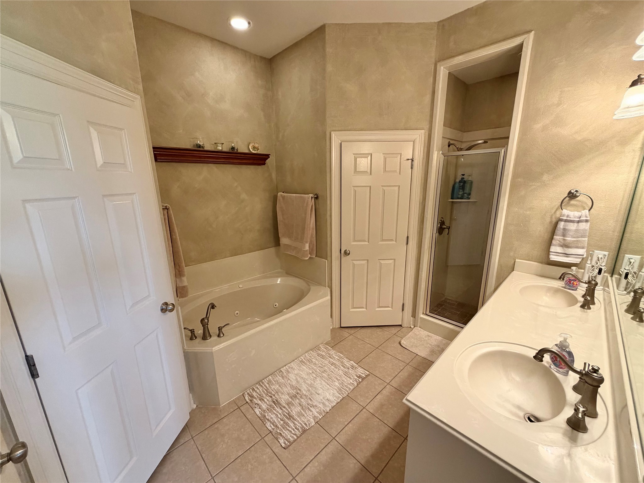 1448 South Blue Bonnet Lane Angleton, TX 77515 - Photo 24 of 43