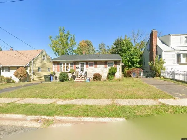 $750,000 | 191 East James Place, Iselin, NJ 08830