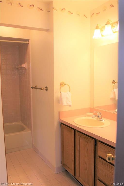 21975 River Ridge Trail Farmington Hills, MI 48335 - Photo 16 of 22