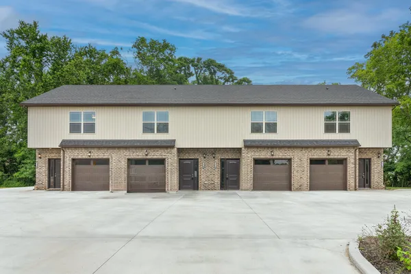 $1,100 | 402 Shelby Street, Unit C, Clarksville, TN 37042