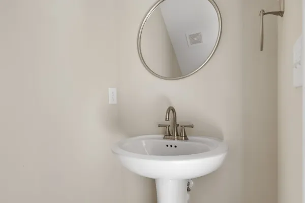 $1,100 | 402 Shelby Street, Unit C, Clarksville, TN 37042